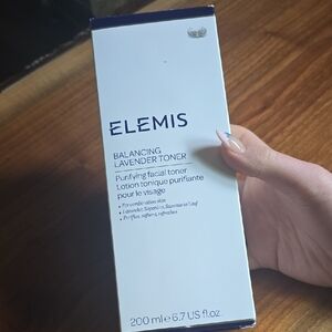 ELEMIS Lavender Facial Toner - White and Blue